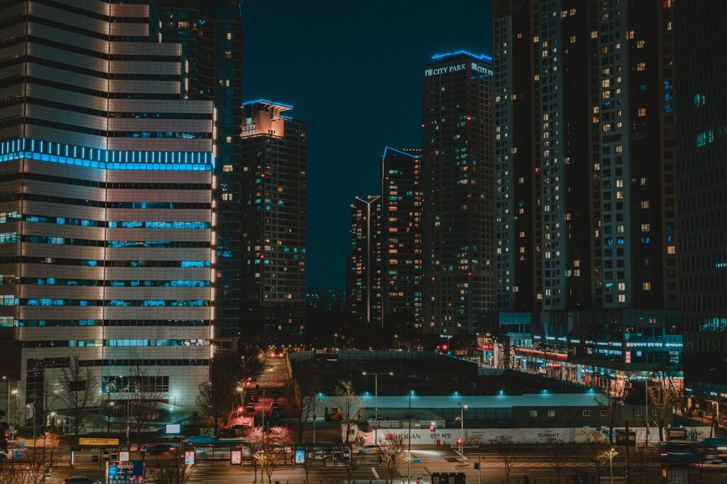 出張先として想定される都市の夜景